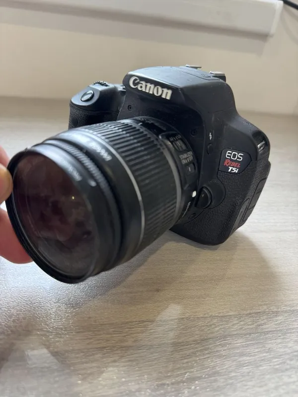Cannon EOS Rebel T5