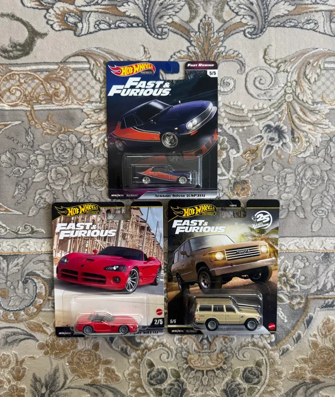 Hot Wheels Premium BMW MERS NISSAN FERRARI машинки 3 Hot Wheels Premium BMW MERS NISSAN FERRARI машинки 3
