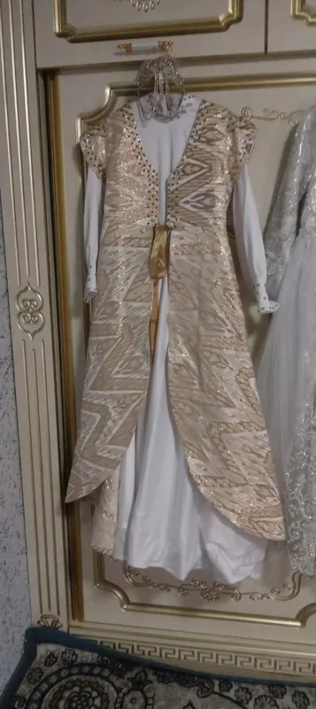 kelin libosi(koylak,kamzul va toji) kelin libosi(koylak,kamzul va toji)