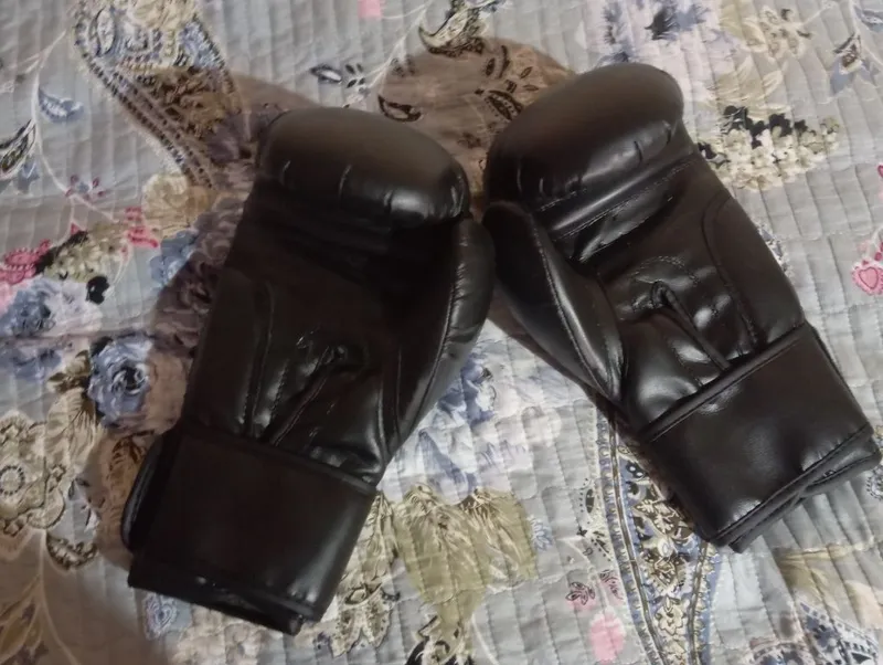 Boks uchun adidas DAN qora rangli perchatki 2 Boks uchun adidas DAN qora rangli perchatki 2