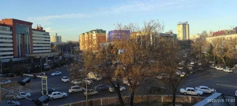 напротив гостиницы Гранд Мир
Комнат: 2 10