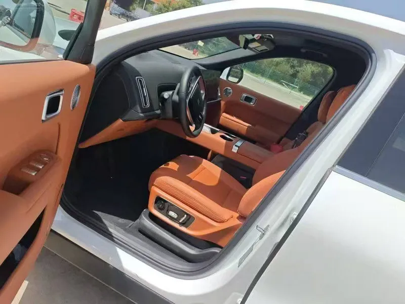 Li Auto 2025 L8 Ultra restyle — фото 1