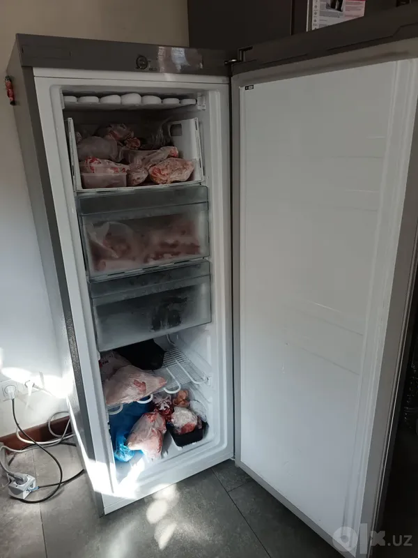 Продаю морозильник вертикальный Premier 2 Продаю морозильник вертикальный Premier 2