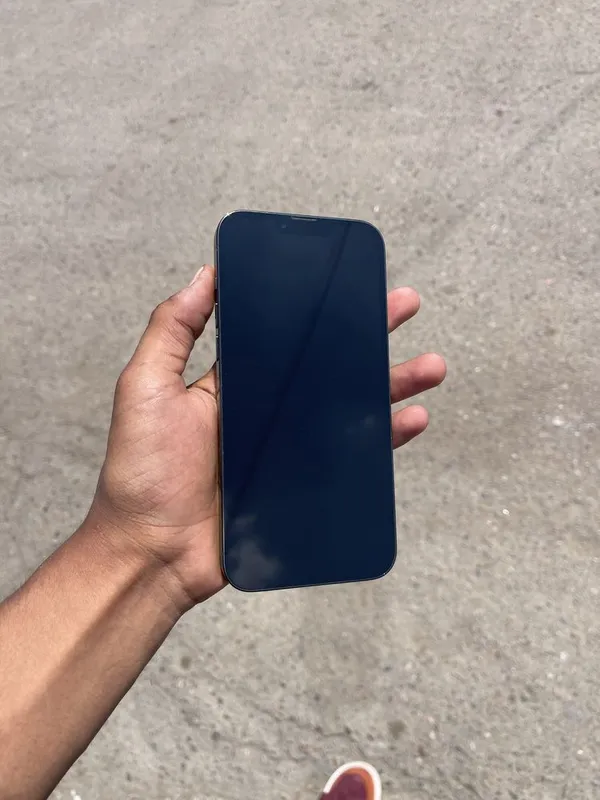 Iphone 13 pro max — фото 1