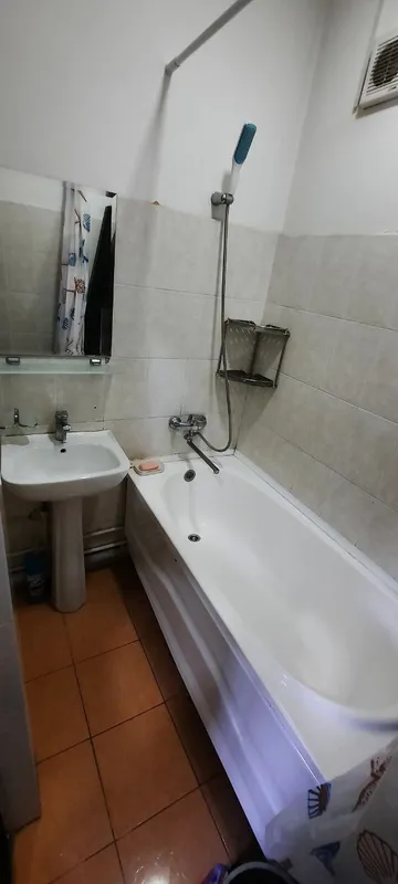 Срочно продаётся Сергели 7А, 3 комнаты, 1-й этаж, метро 6