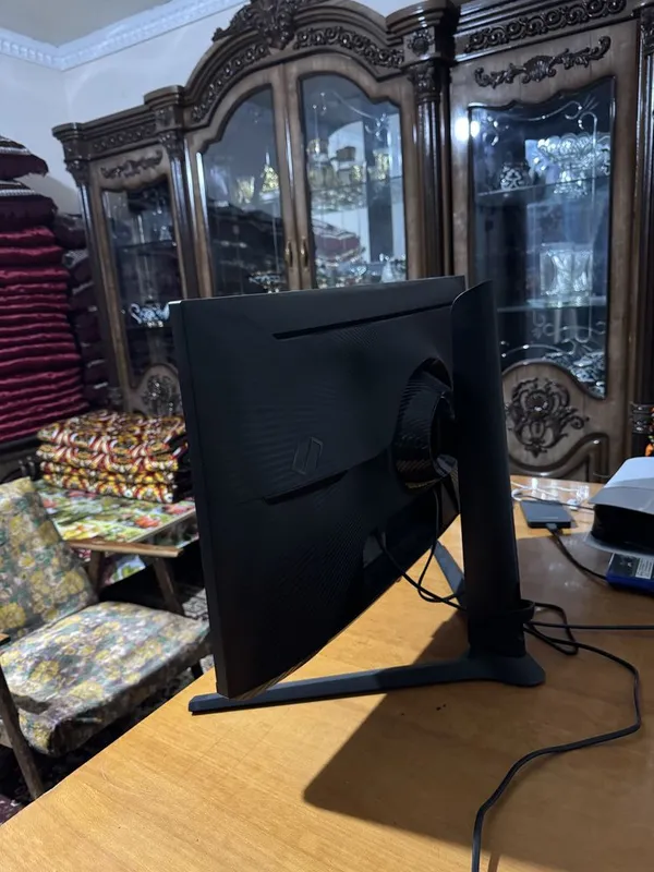 Samsung Odyssey G7 28” Gaming Monitor — фото 1