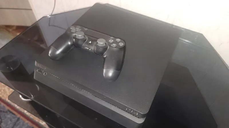 Срочно продается ps4 slim на 500GB — фото 2