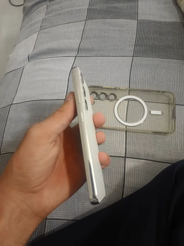 samsung. s23 2 samsung. s23 2