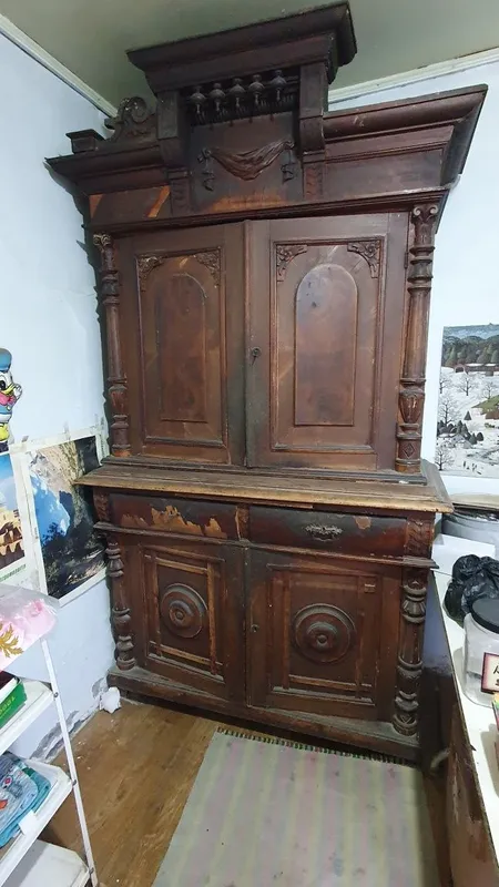 Антикварный буфет 1
