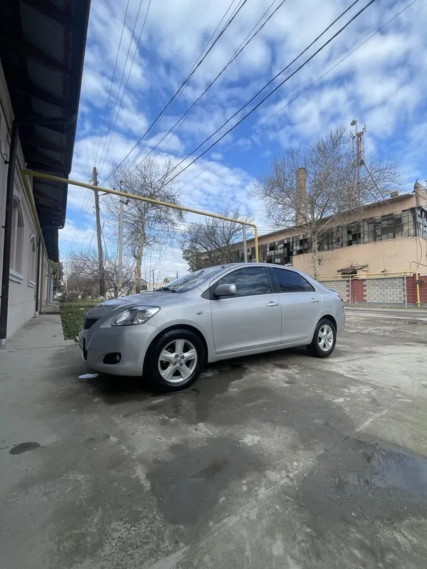 Toyota Yaris 2008 1
