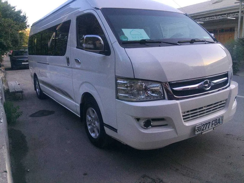 Minibus JOYLONG turismda ishlagan