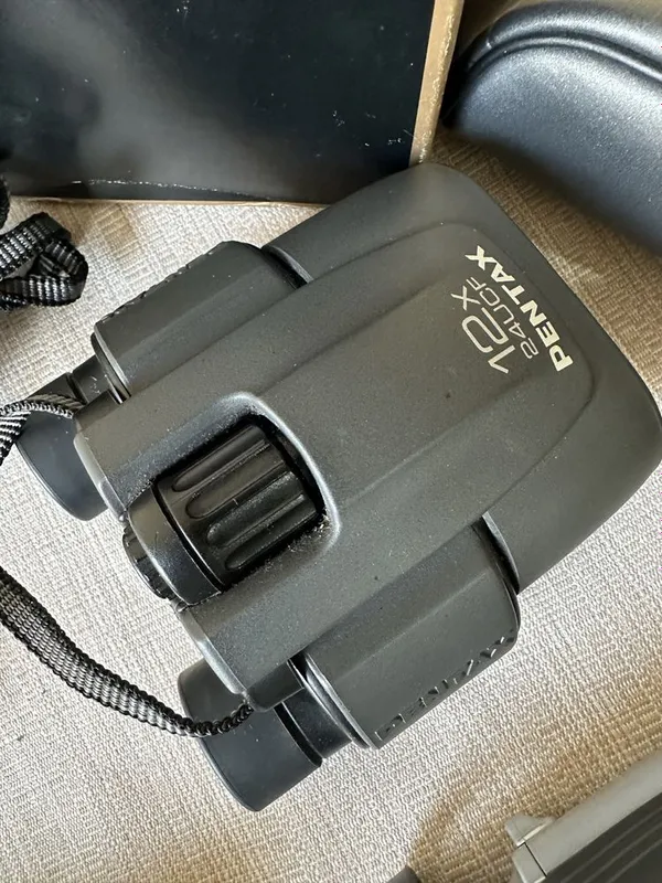 Nikon Aculon T11 zoom 8x24x25 Japan.