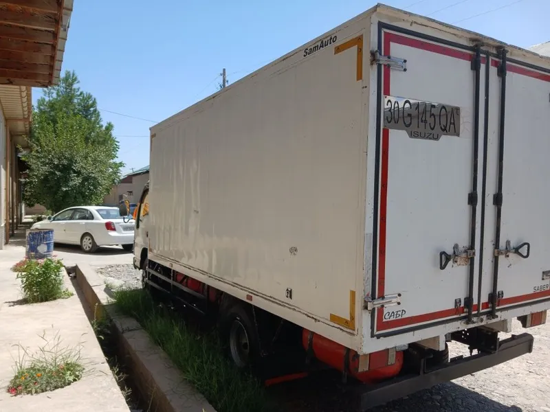Isuzu sotiladi 5 ton 5 Isuzu sotiladi 5 ton 5