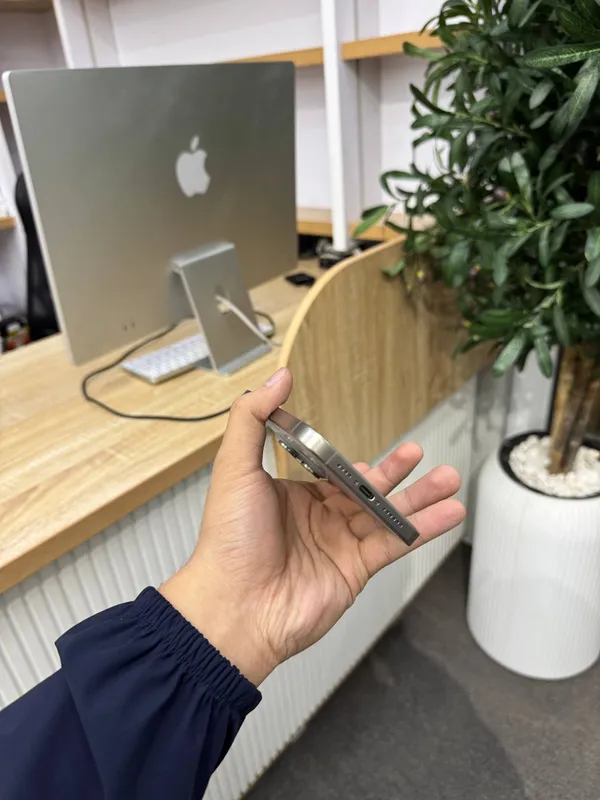 iPhone 15 Pro Max 1