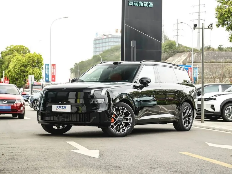 Lynk&Co 900 / 2.0T Ultra версия в наличии, насия савдо бор — фото 2