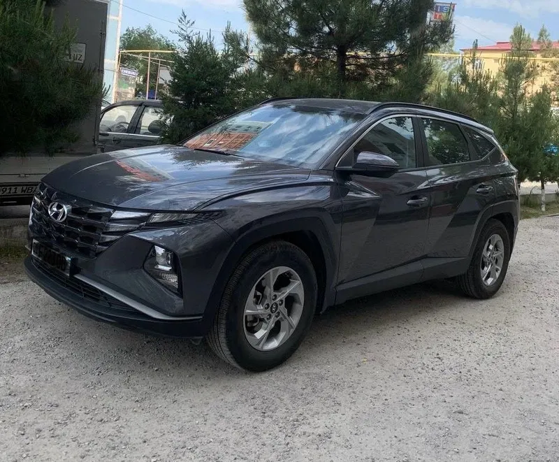 Hyundai Tucson мокрый асфальт 2022 г. 2 Hyundai Tucson мокрый асфальт 2022 г. 2