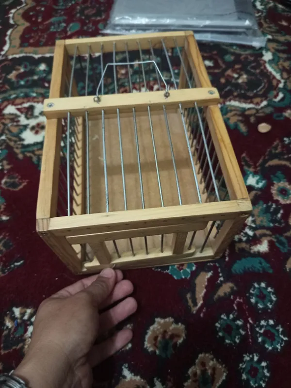 Qushchani qafas chasi sotiladi