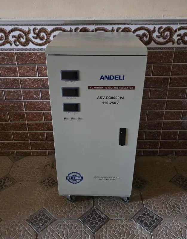 Автоматический стабилизатор напряжения Andeli SVC-D 30000 на 30 — фото 5