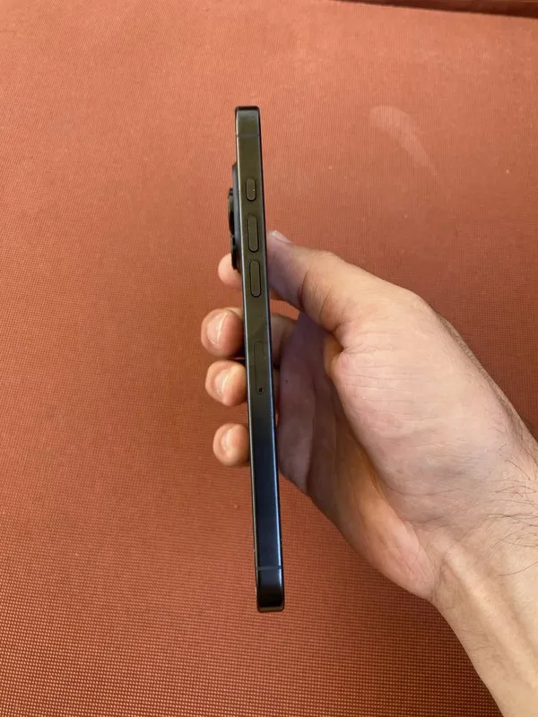 Iphone 16 Pro Max 256 GB MYWG3J/A 3