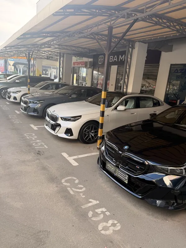 Bmw i5 40L M sport 1