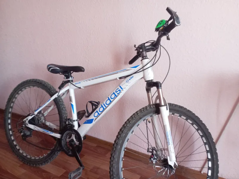 velosiped Adidas Kanpaniyasi