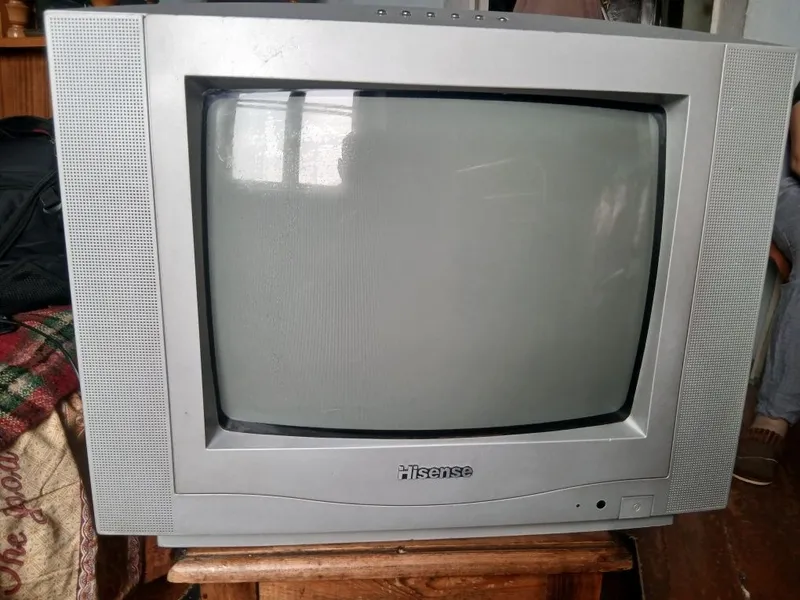 Продаётся телевизор HISENSE 37 диагональ Продаётся телевизор HISENSE 37 диагональ
