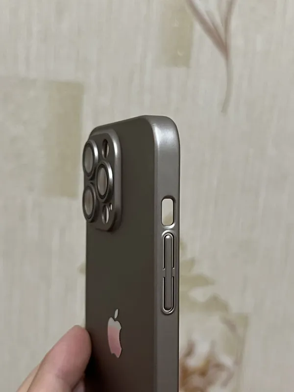 Iphone 13 pro uchun 15 pro chexol. — фото 3