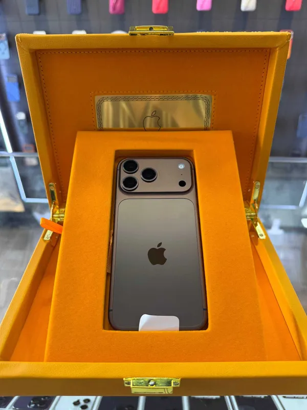 Apple iPhone 17 Pro | 17 Pro Max | Limited Version Case Sim+esim новые 5 Apple iPhone 17 Pro | 17 Pro Max | Limited Version Case Sim+esim новые 5