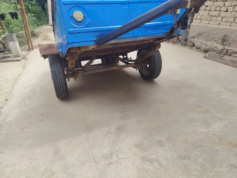 Tirkama yengil moshinalar uchun 3 Tirkama yengil moshinalar uchun 3