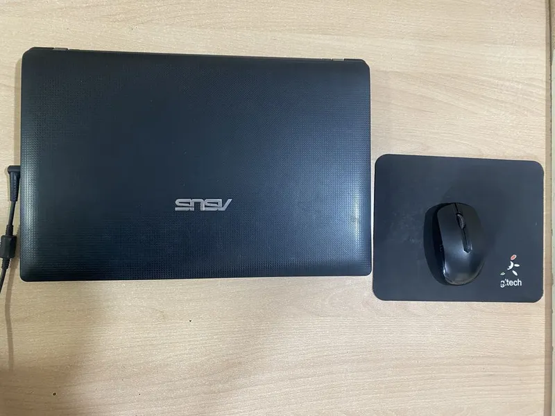Nootbok Asus b/u tezda sotiladi Nootbok Asus b/u tezda sotiladi