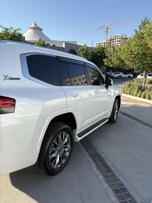 Toyota Land Cruiser 300 3 Toyota Land Cruiser 300 3