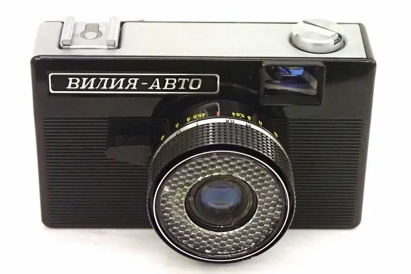 «Вилия-авто» фотоаппарат, фотоэкспонометр «Ленинград-7», штатив 1
