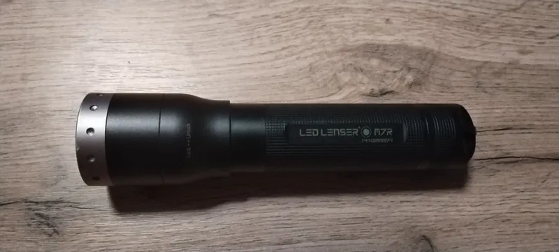 Светодиодный ручной LED фонарь Lenser M7R 1