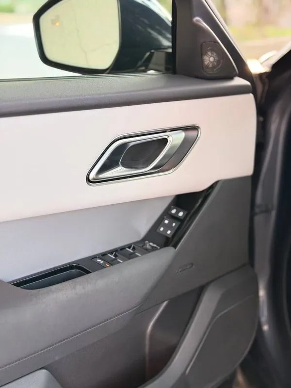 Rang Rover Velar P250 3 Rang Rover Velar P250 3