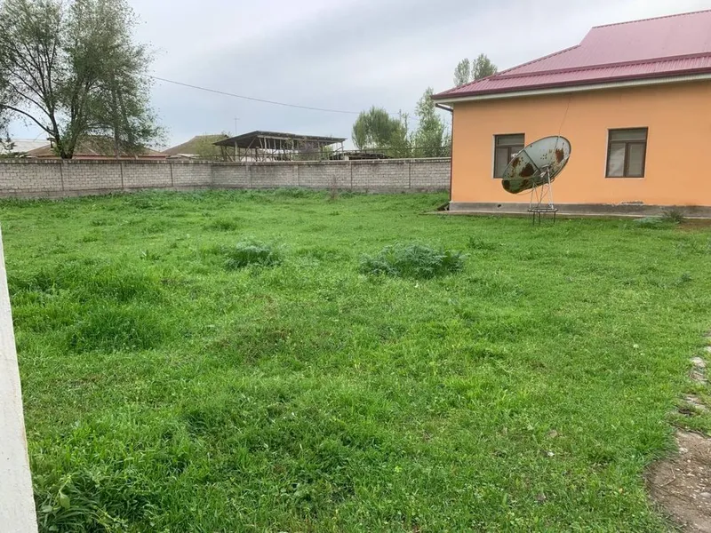 Продается дом с участком.Юкори-Чирчикский район, колхоз Гулистон 2