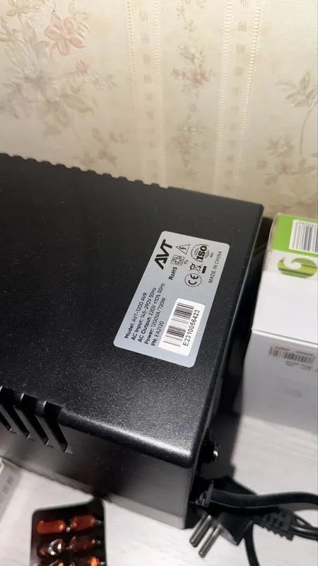 UPS AVT-1200 AVR (EA2120), 1200VA / 720W.
