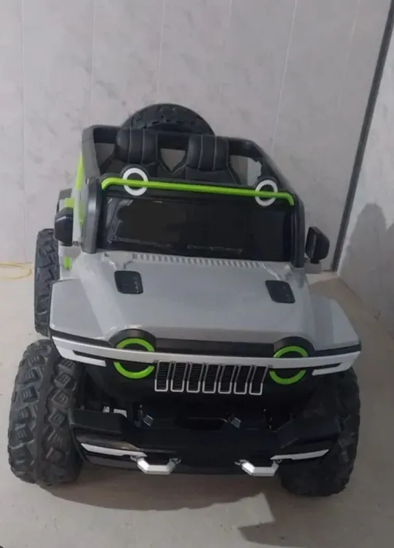 Bolalar moshinasi 4X4
