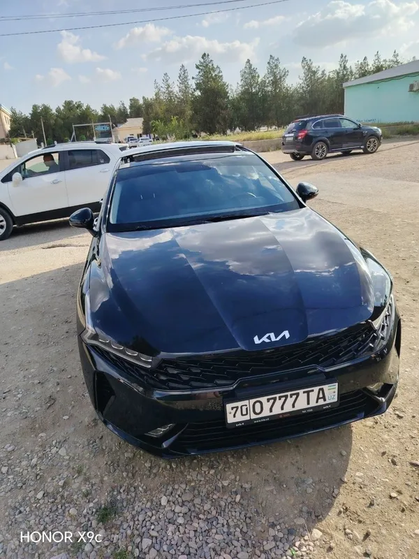 Kia k5 sotiladi 2025 qora rang 7000km yurgan kraska toza birinchi qol — фото 5