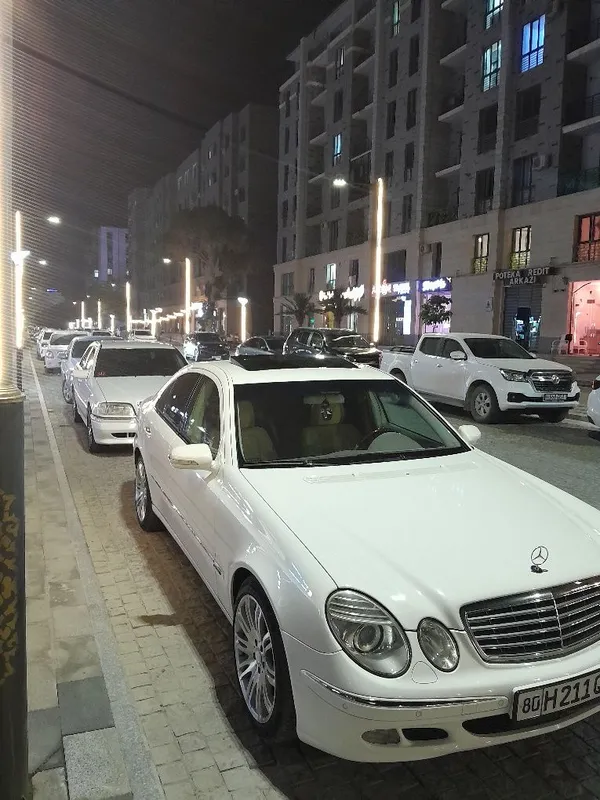 Mercedes Benz W211 E240