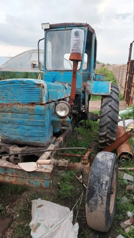 T 28 traktor sotiladi bachkana va prsep bilan t 2 T 28 traktor sotiladi bachkana va prsep bilan t 2