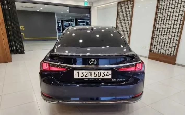 Lexus ES 300 Hybrid — фото 3