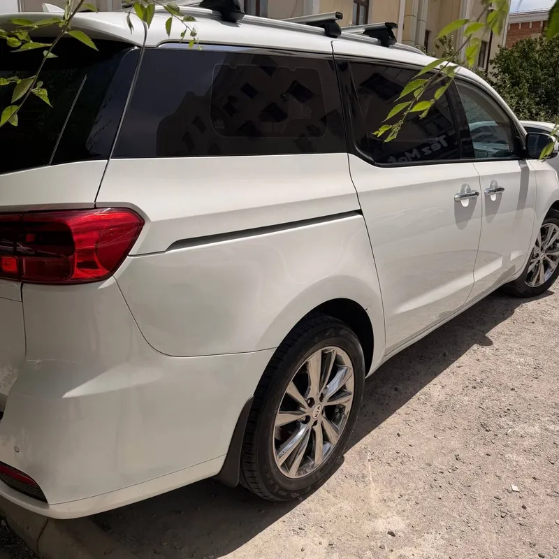 Kia Carnival 161000 yurgan propan benzin 2020 — фото 9