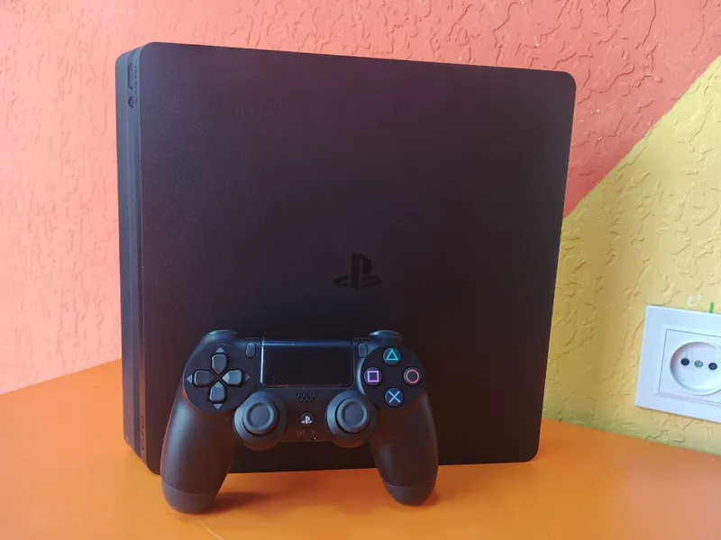 Игровая консоль Playstation 4 Slim — фото 1