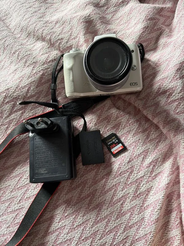 Canon EOS M50 White + объектив EF-M 15–45 mm 5 Canon EOS M50 White + объектив EF-M 15–45 mm 5