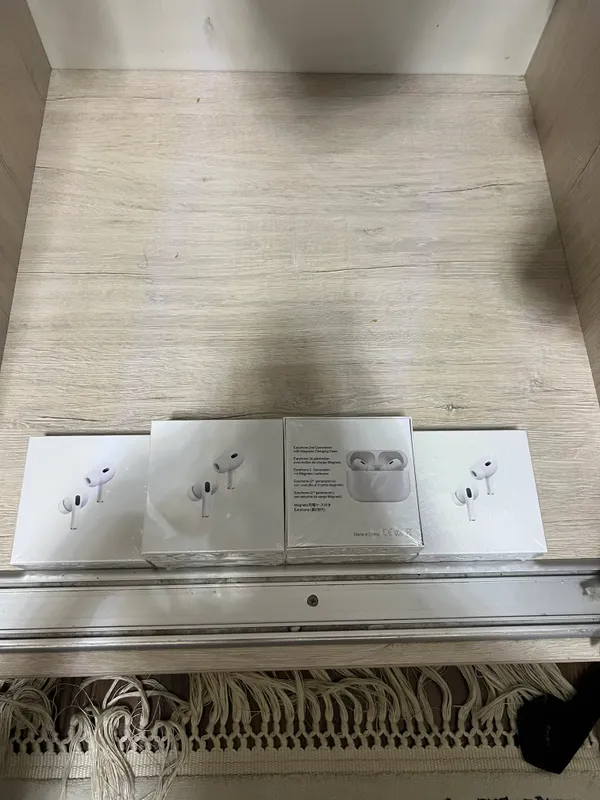 AirPods