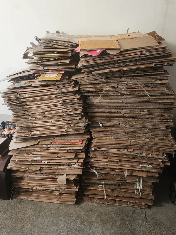 Maklatura Karton макалатураа,Oq qogʻoz,daftar,kitob a4 list,metallomm 4 Maklatura Karton макалатураа,Oq qogʻoz,daftar,kitob a4 list,metallomm 4