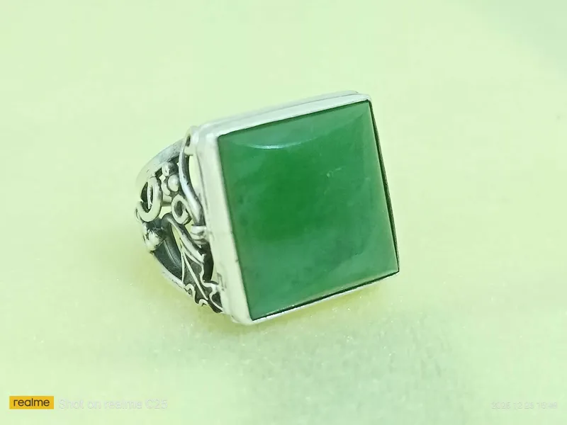 Серебряное кольцо.