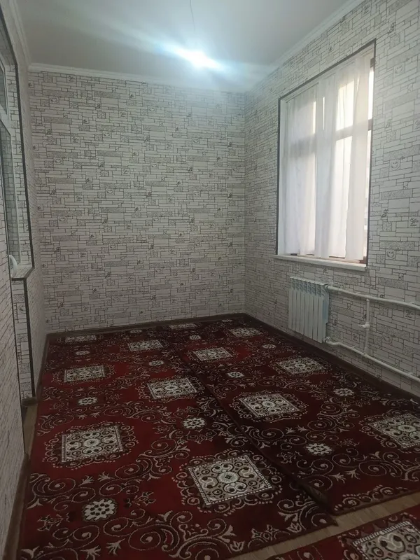 Yangi bozor yaqinida kvartira sotiladi — фото 2