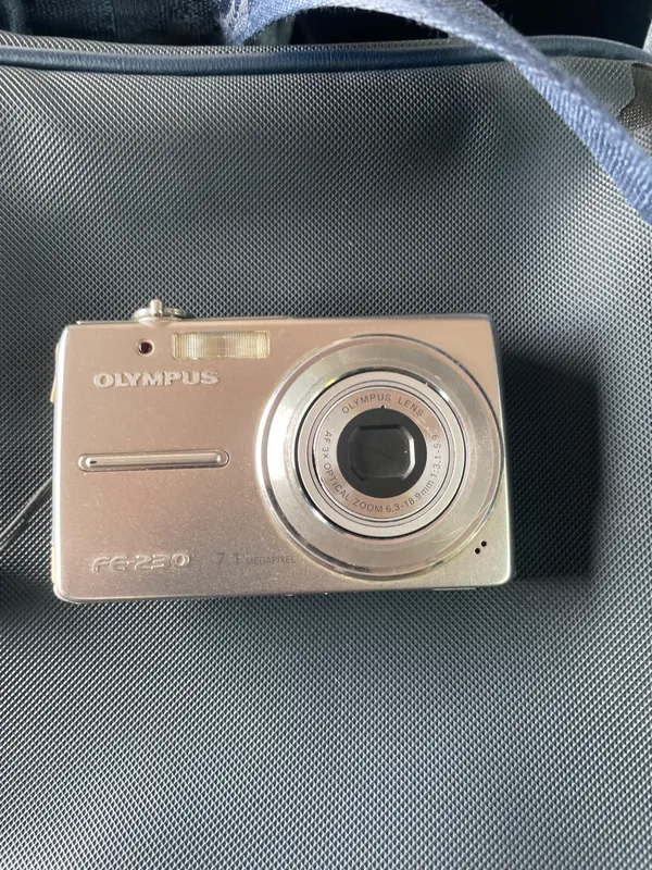 Olympus fe-230 в хорошем состоянии