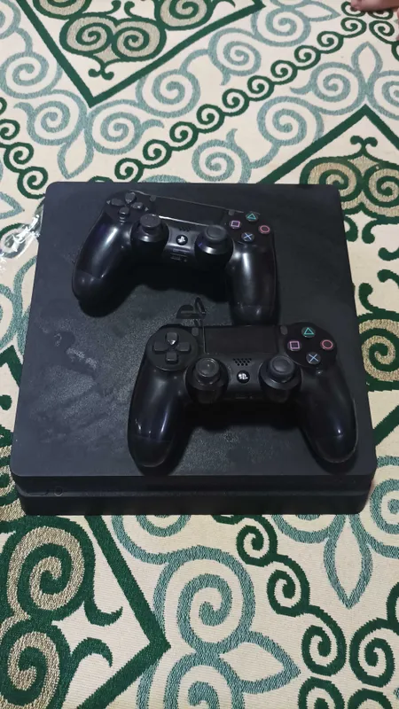 Playstation 4slim,1tb